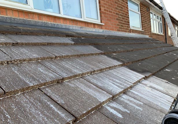 roof cleaning 